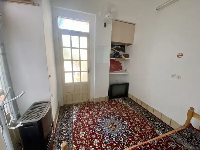 بوم گردی سرای اوروزا - واحد زَر