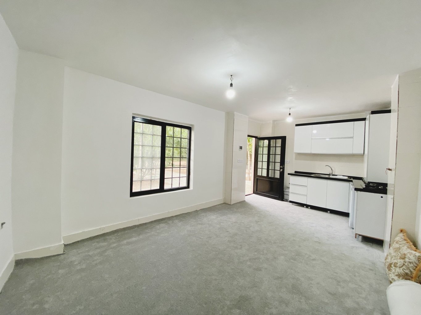 فلت باغ همایجان