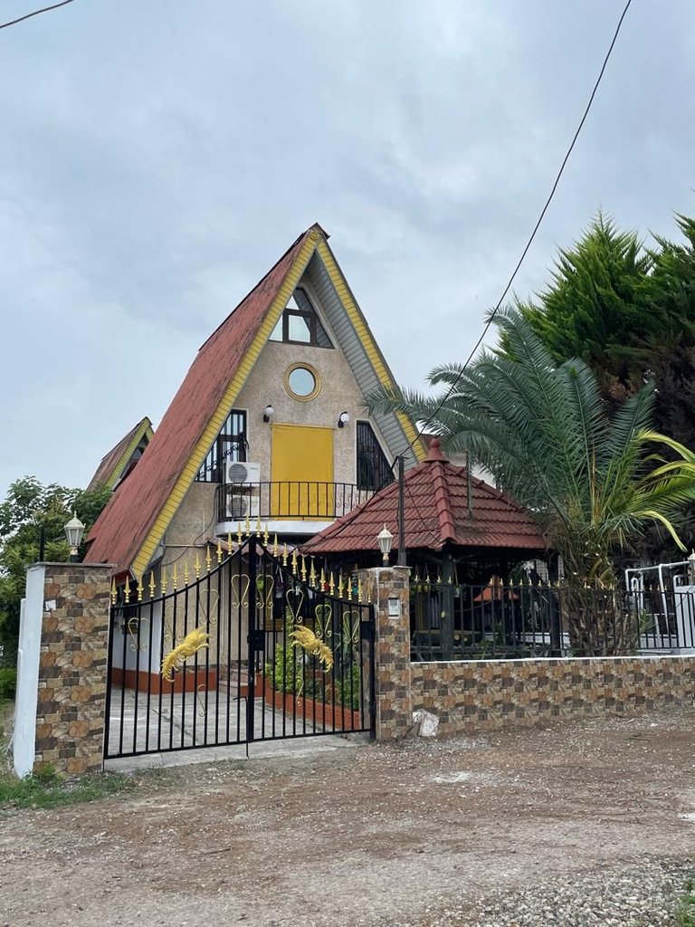 سه خوابه ساحلی هشتی