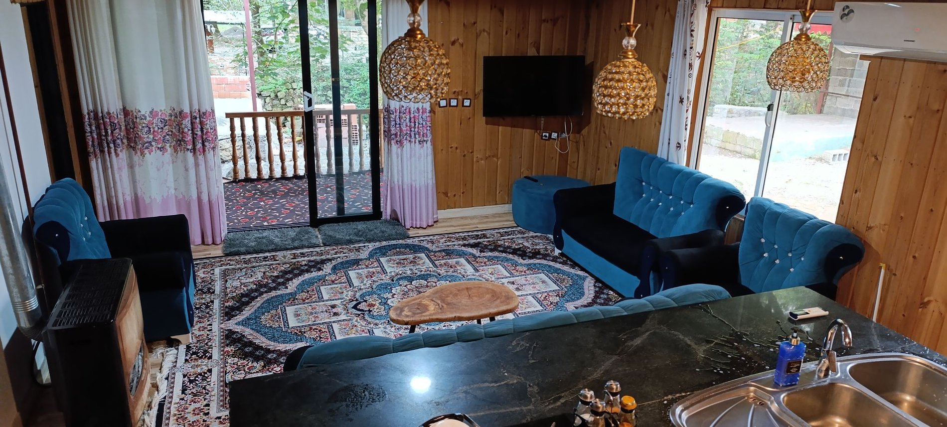 کلبه دوخوابه چوبی بَرسام