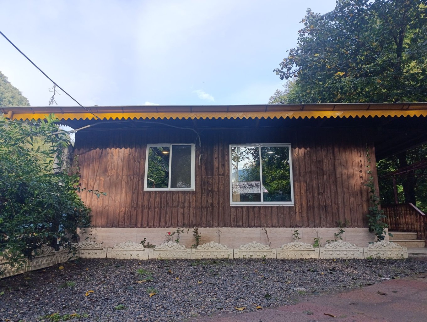 دوخوابه چوبی بَرسام