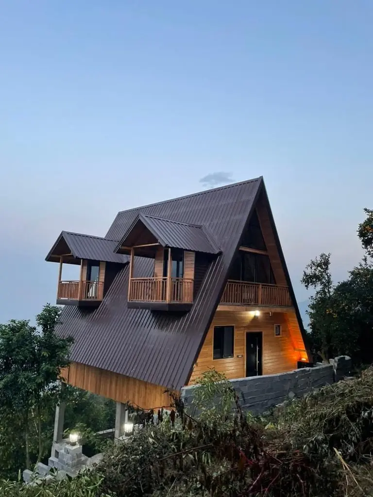 کلبه دوخوابه ماه عسل - نمای بیرون کلبه