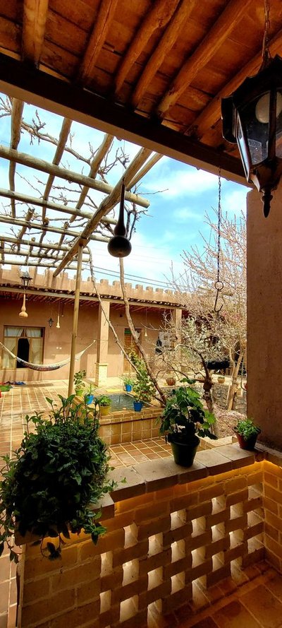 بومگردی عمه خورشید - واحد پیروز