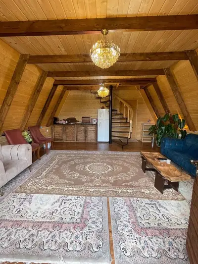 کلبه یک خوابه سوئیسی ماه