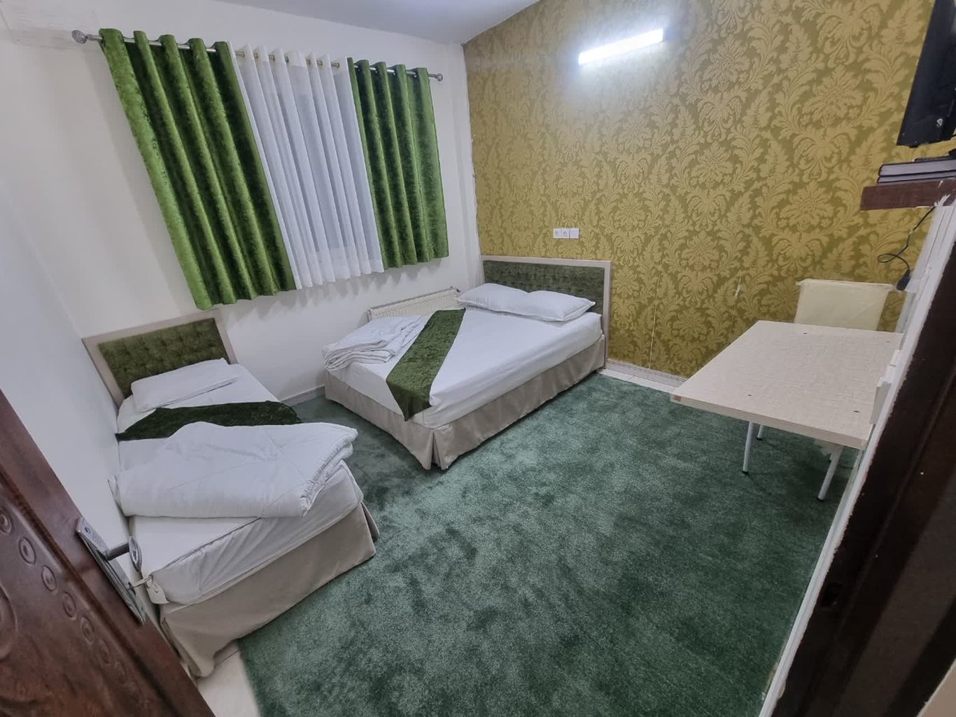 مجتمع اقامتی هتل آپارتمان ادیان - واحد پنج تخته 303