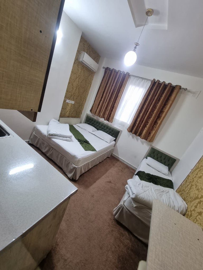 مجتمع اقامتگاهی هتل آپارتمان ادیان - واحد سه تخته 201