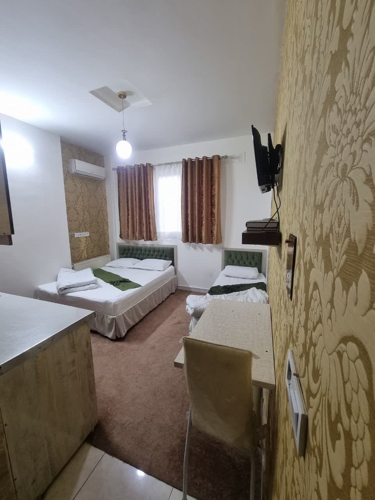 مجتمع اقامتگاهی هتل آپارتمان ادیان - واحد سه تخته 201