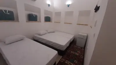 اقامتگاه سنتی سرای سپنج - واحد روزنه