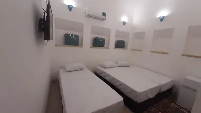 اقامتگاه سنتی سرای سپنج - واحد روزنه