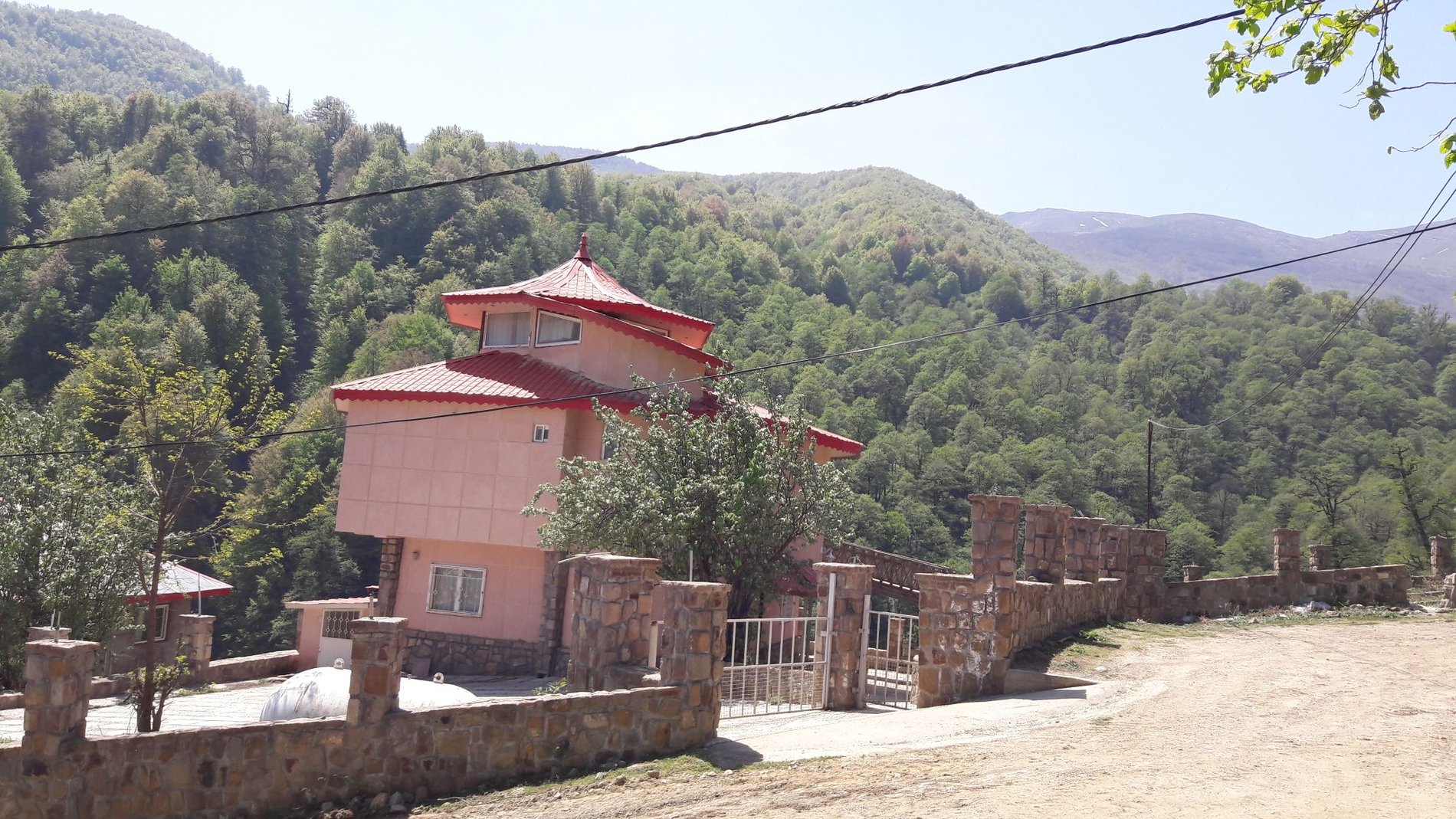 ویلا دوخوابه جنگلی ماد