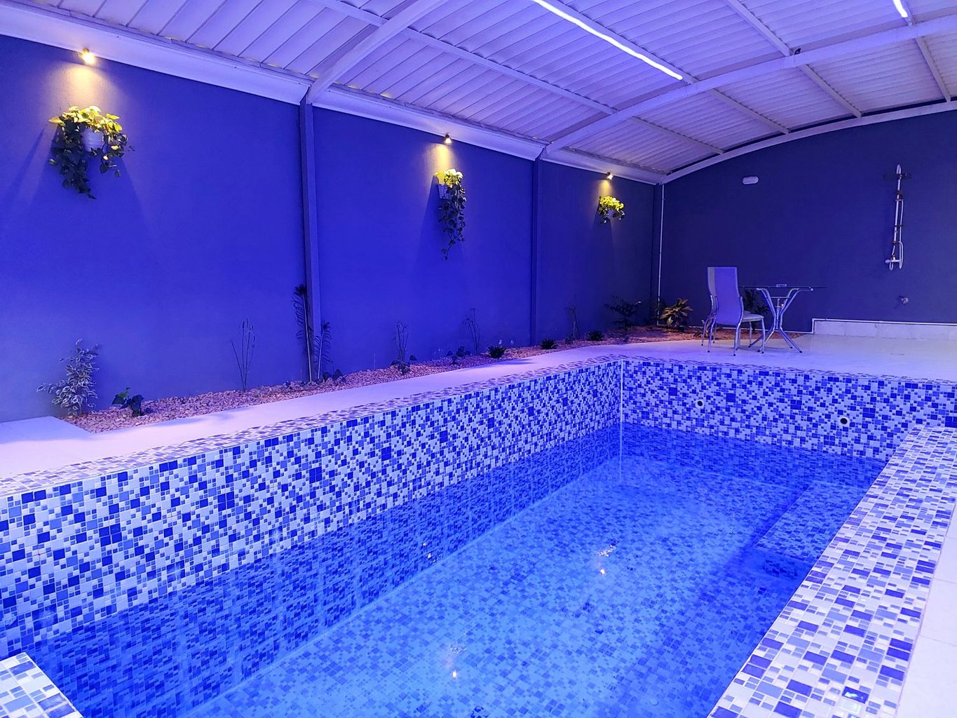 ویلا یک خوابه استخردار آبگرم توس