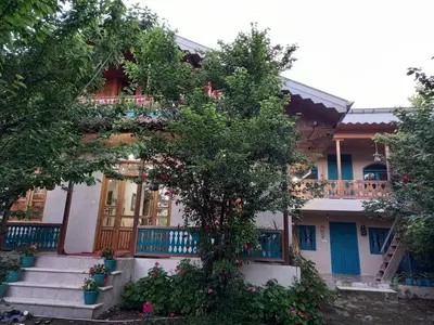 بومگردی بانوی گیلان - واحد رز