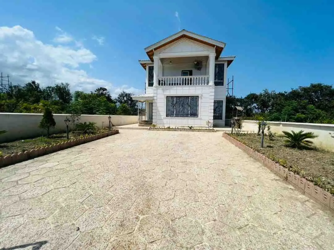 ویلا سه خوابه استخردار آبگرم یونا