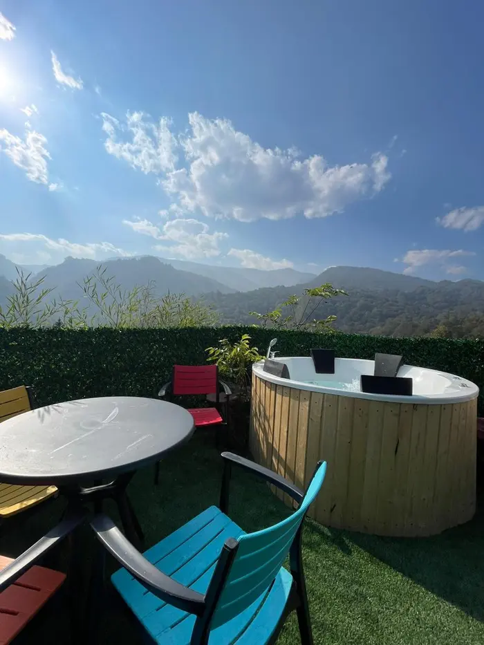 کلبه دوخوابه استخردار آبگرم و جکوزی دار سانرایز