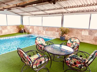 ویلا هفت خوابه استخردار آبگرم عمارت پارسیان