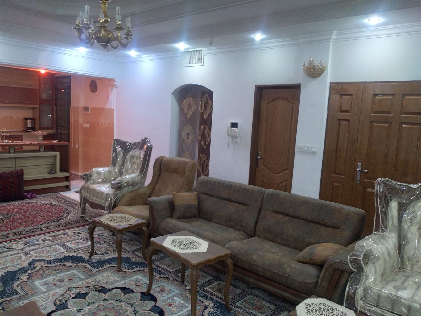 اجاره روزانه آپارتمان آپارتمان تکخوابه مبله ۹۰ متری طبقه همکف مشهد