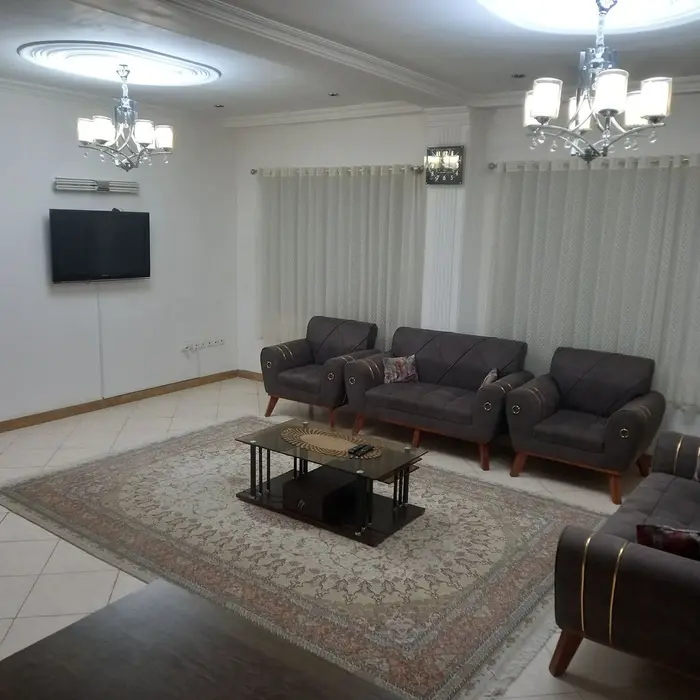 آپارتمان چهارخوابه استخردار آبگرم برهانی - پذیرایی طبقه اول 