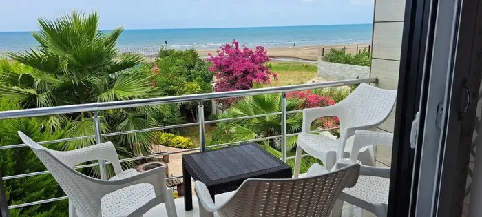 ویلا سه خوابه ساحلی بهار - تراس طبقه اول 