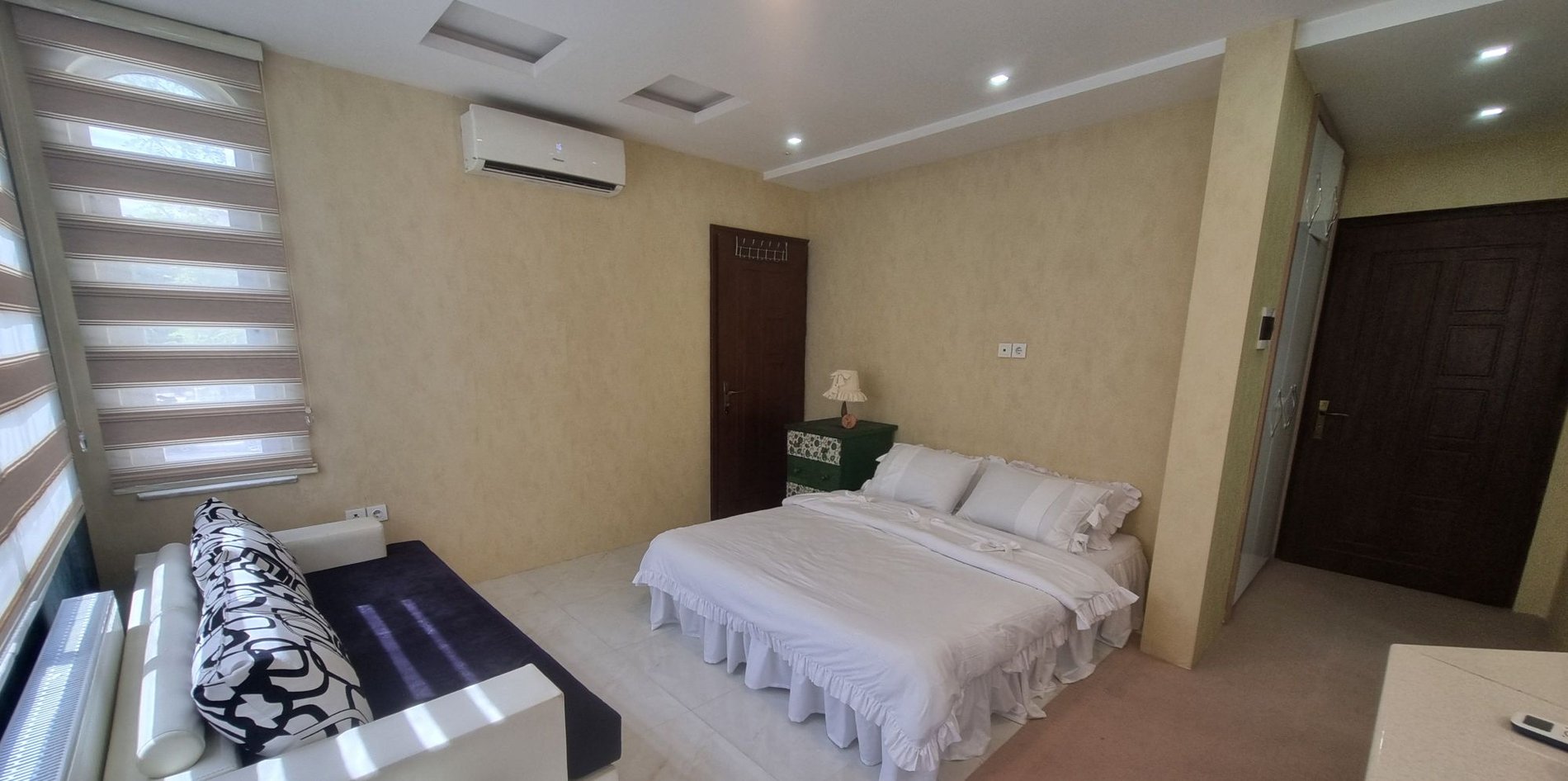 مونس - واحد 1