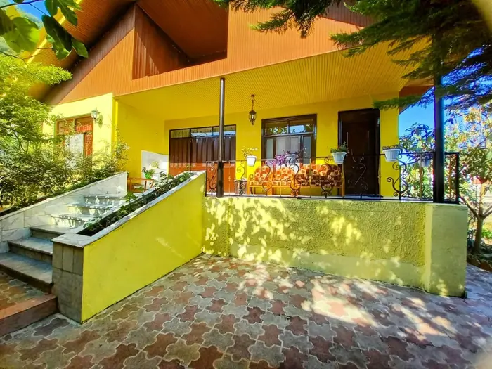 ویلا یک خوابه جنگلی تمشک - نمای تراس ویلا