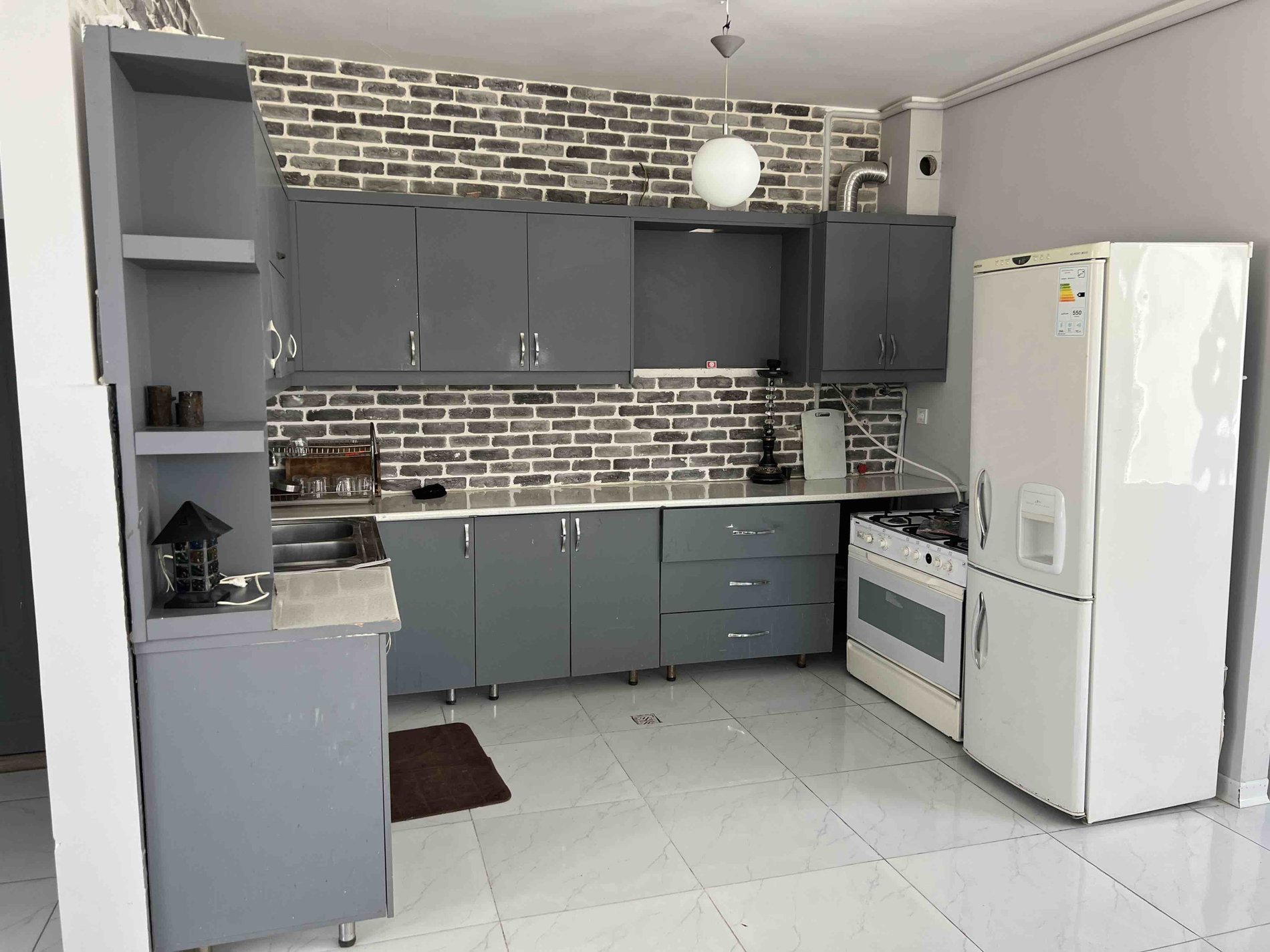 ویلا دوخوابه عمارت سفيد