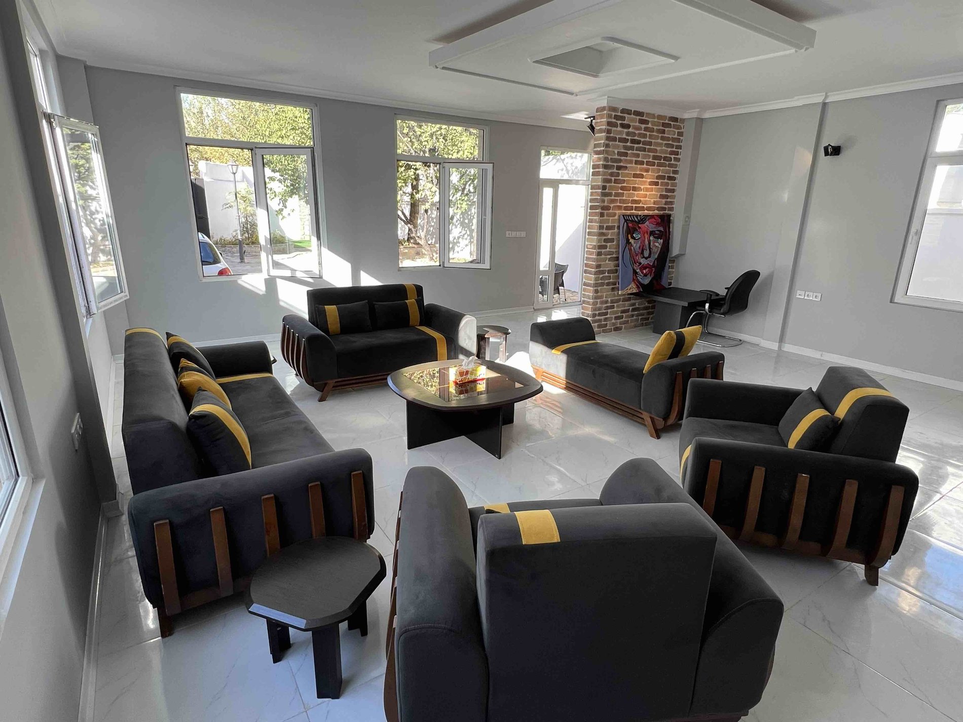 ویلا دوخوابه عمارت سفيد