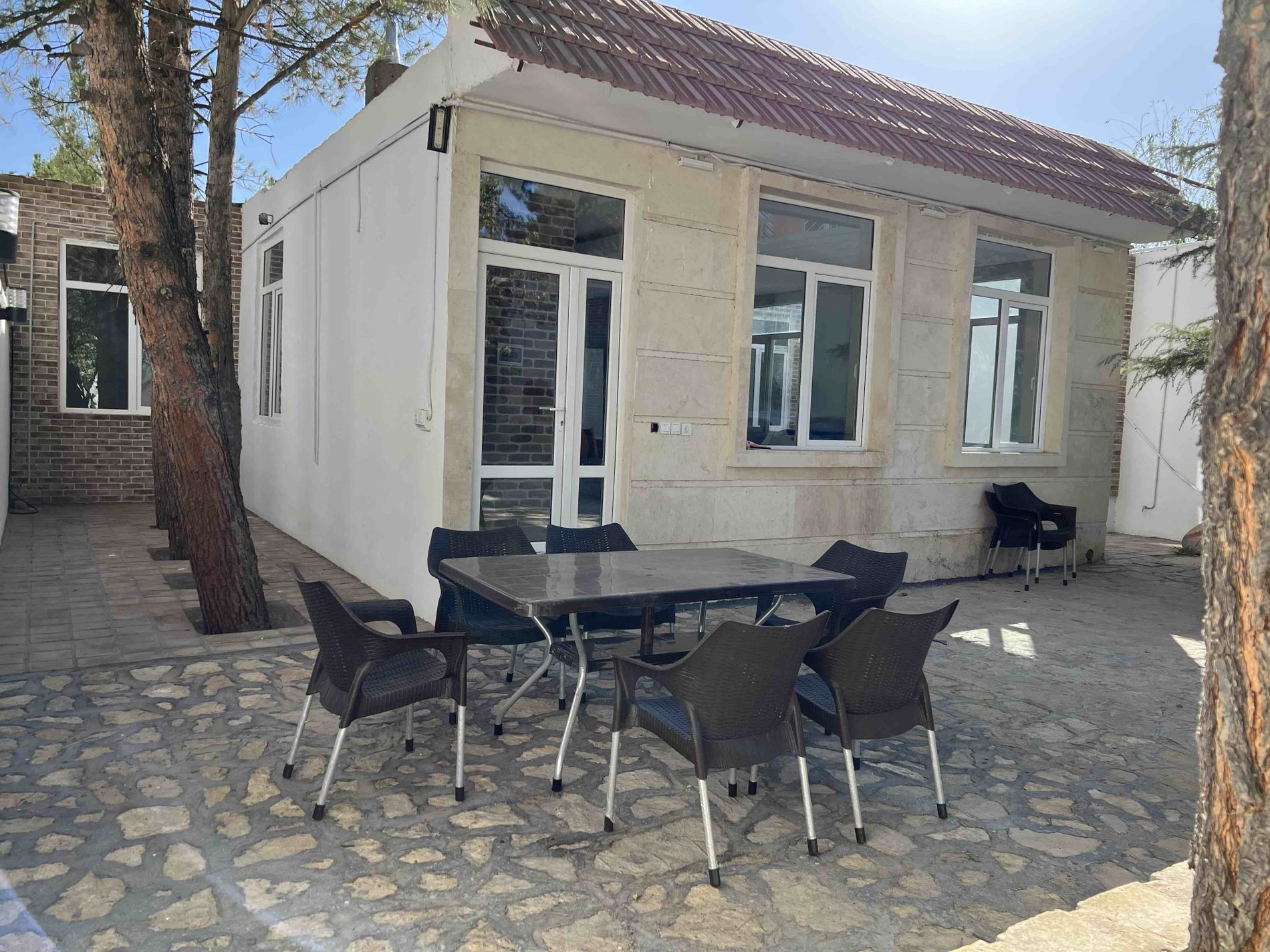 ویلا دوخوابه عمارت سفيد