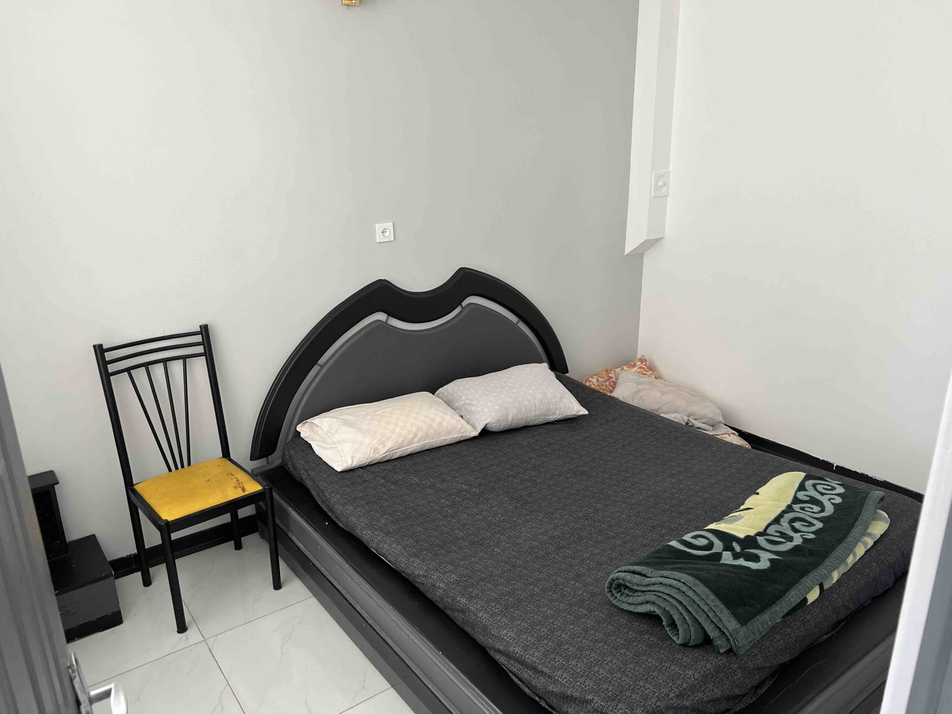 ویلا دوخوابه عمارت سفيد