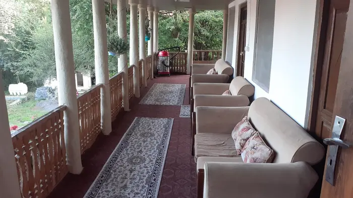 بوم گردی نرگس خاتون - واحد ۱ - تراس واحد ۱