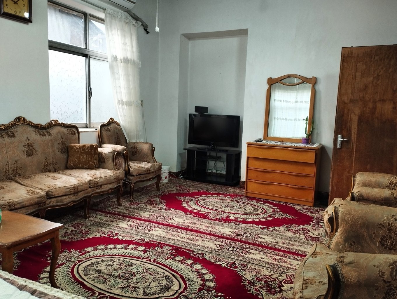 فلت روستایی خوشبخت