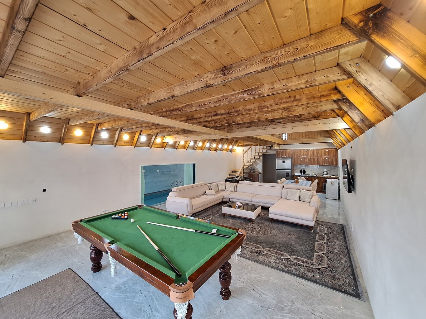 کلبه سه خوابه استخردار آبگرم آقایی 1