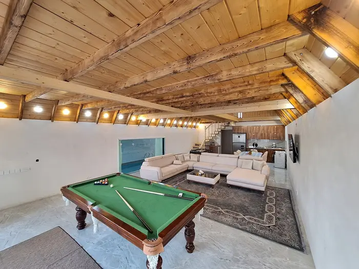 کلبه سه خوابه استخردار آبگرم آقایی 1