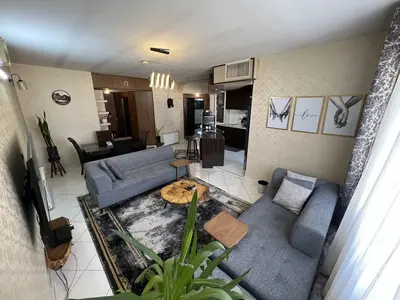 آپارتمان دوخوابه صمدی واحد ۸