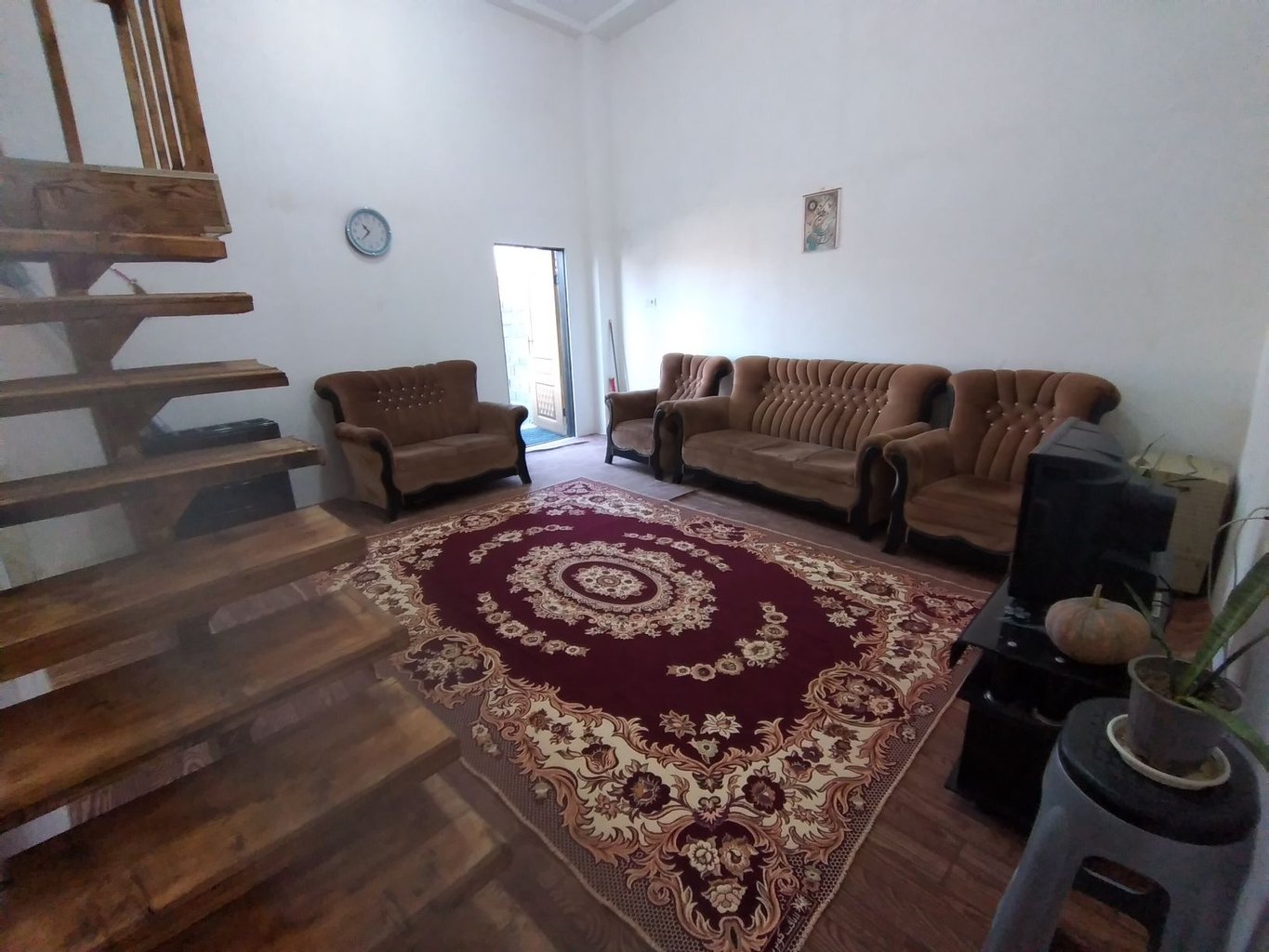 سوئیت یک خوابه روستایی سراوان - پذیرایی