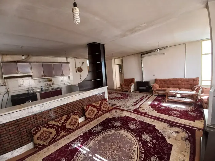 سوئیت یک خوابه عطار - حال و پذیرایی