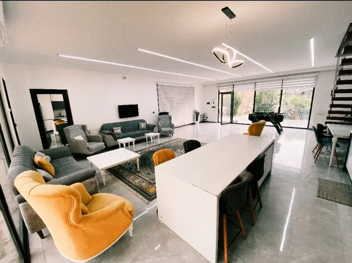 ویلا سه خوابه دوبلکس استخردار آبگرم ملورین ۲