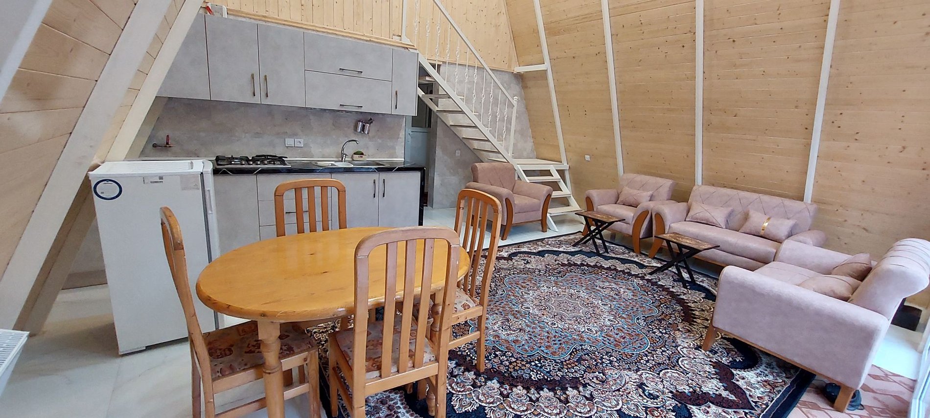 دوخوابه سوئیسی مزرعه پدری لفور