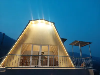 کلبه دوخوابه سوئیسی مزرعه پدری لفور