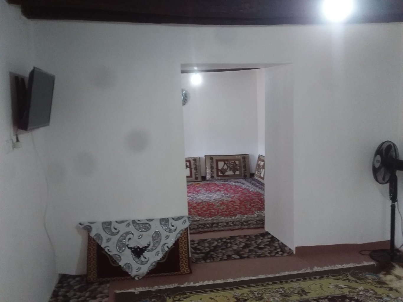 کلبه دوخوابه جنگلی سنتی شالیزار - نشیمن