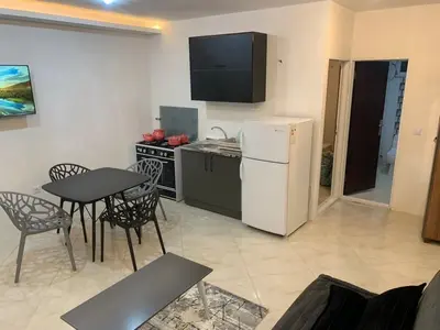 ویلا یک خوابه گل سرخ 2