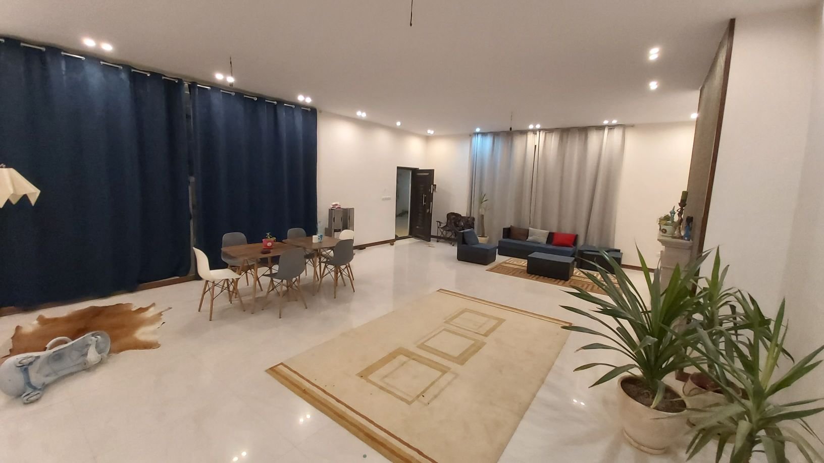 دوخوابه استخردار آبگرم آرون گاردن