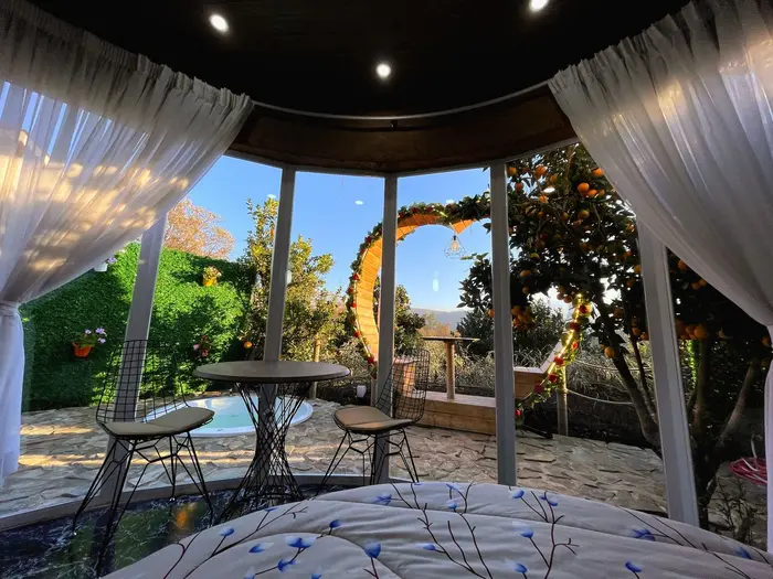 سوئیت فلت جنگلی جکوزی دار جولیکس