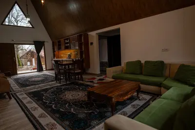 کلبه دوخوابه جنگلی سی سنگان