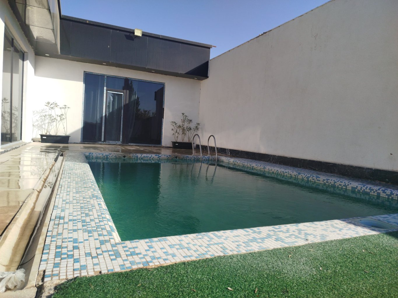 ویلا دوخوابه استخردار آبگرم هادی 1