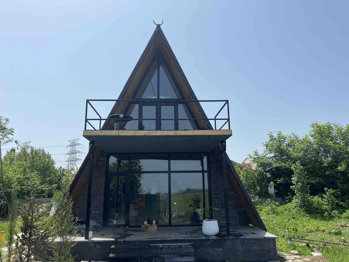 کلبه کلبه سوئیسی شالیز کُتام - انتخاب عنوان تصویر