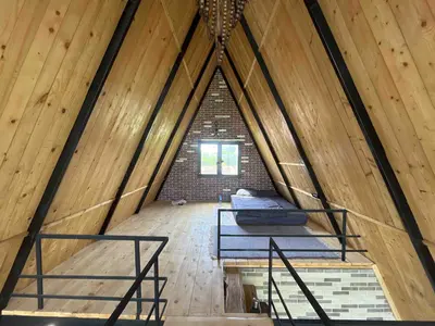 کلبه کلبه سوئیسی شالیز کُتام