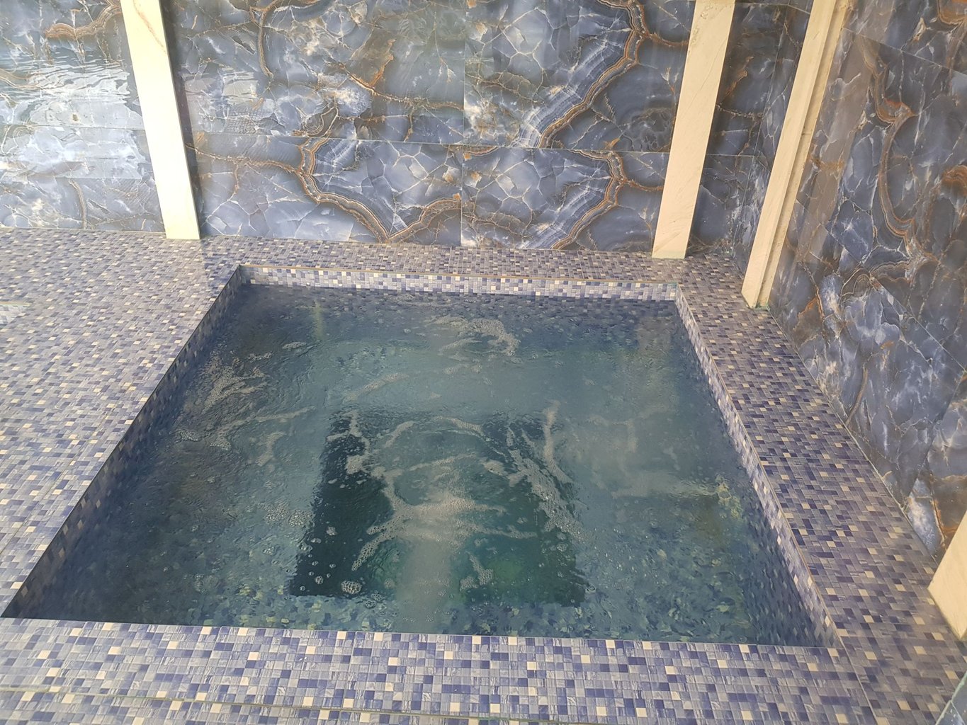 ویلا دوخوابه استخردار آبگرم افشار