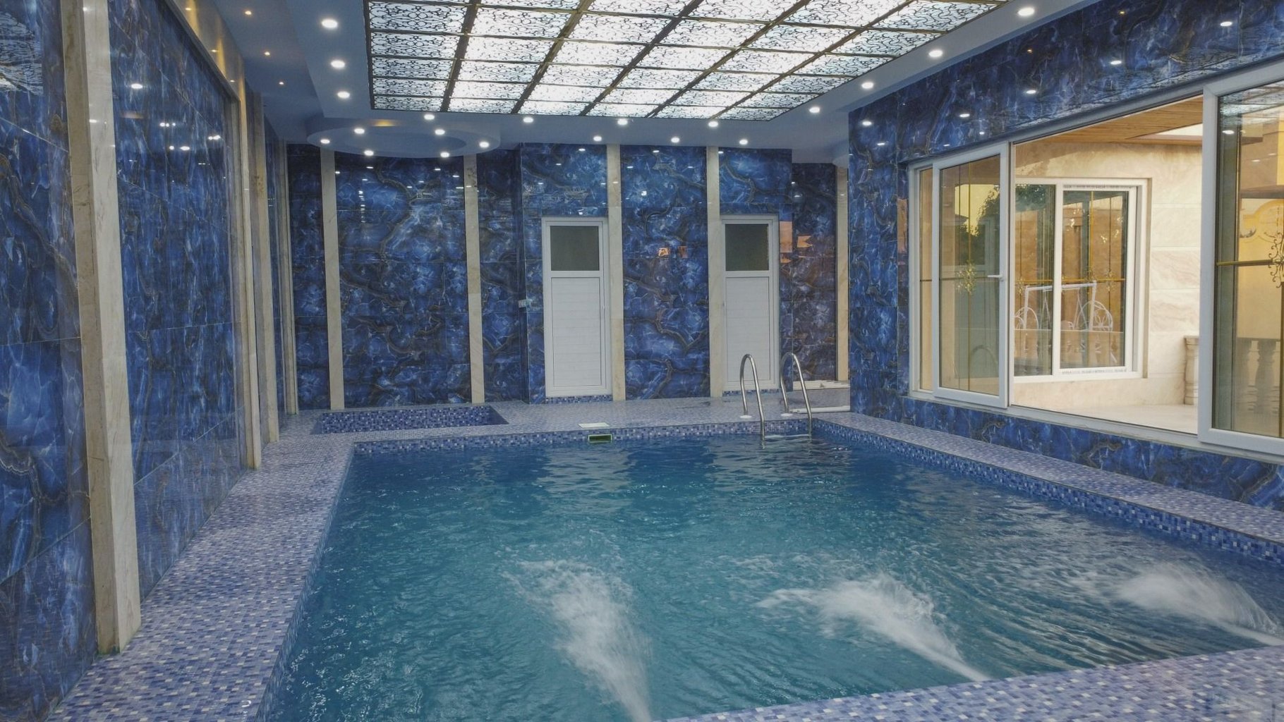 ویلا دوخوابه استخردار آبگرم افشار