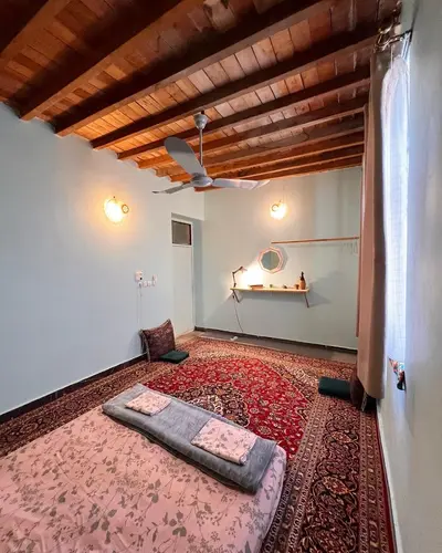 اقامتگاه سنتی خانه کلهه واحد دنج