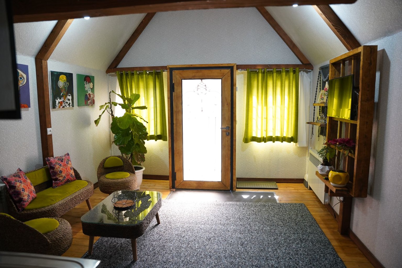 یک خوابه چوبی ساحلی پدربزرگ ۲